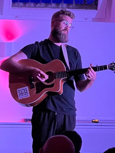 Comedian Bätz