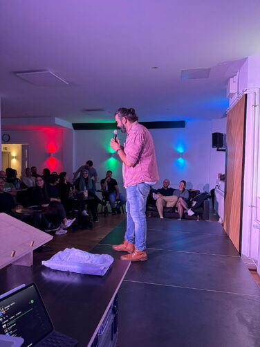 Moderator und Comedian Bashaar Baker
